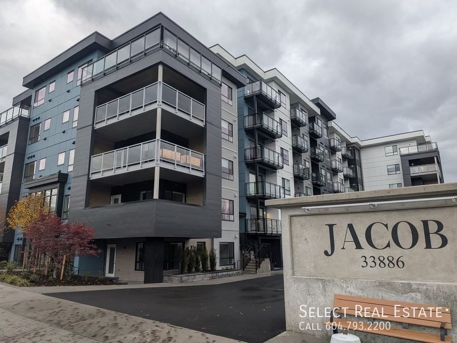 33886 Pine Street #207