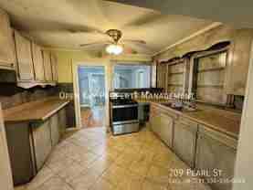209 Pearl St - Photo 1 of 1