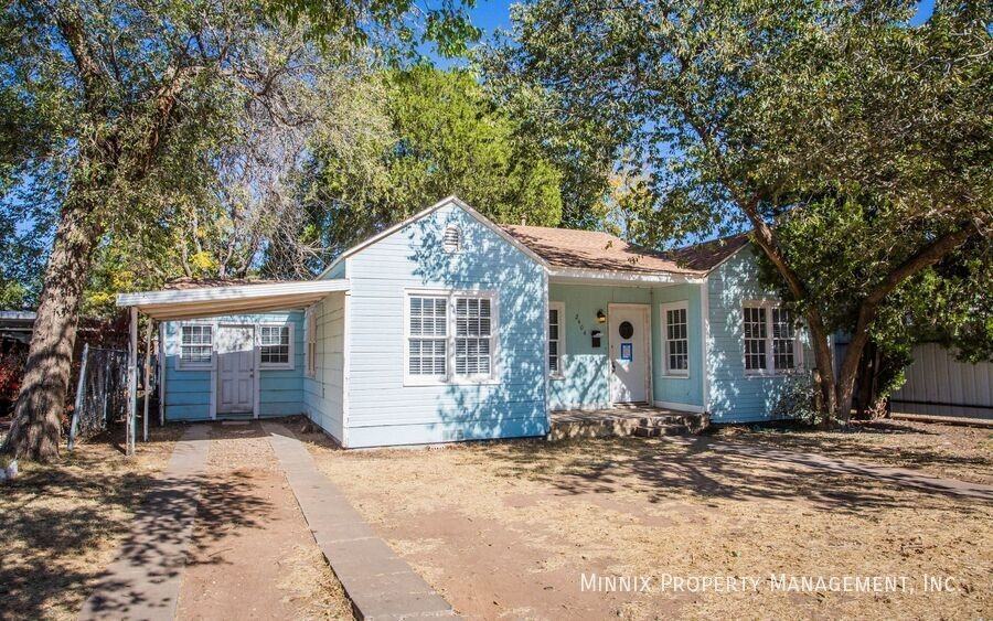 2404 27th Street - Photo 5 of 39