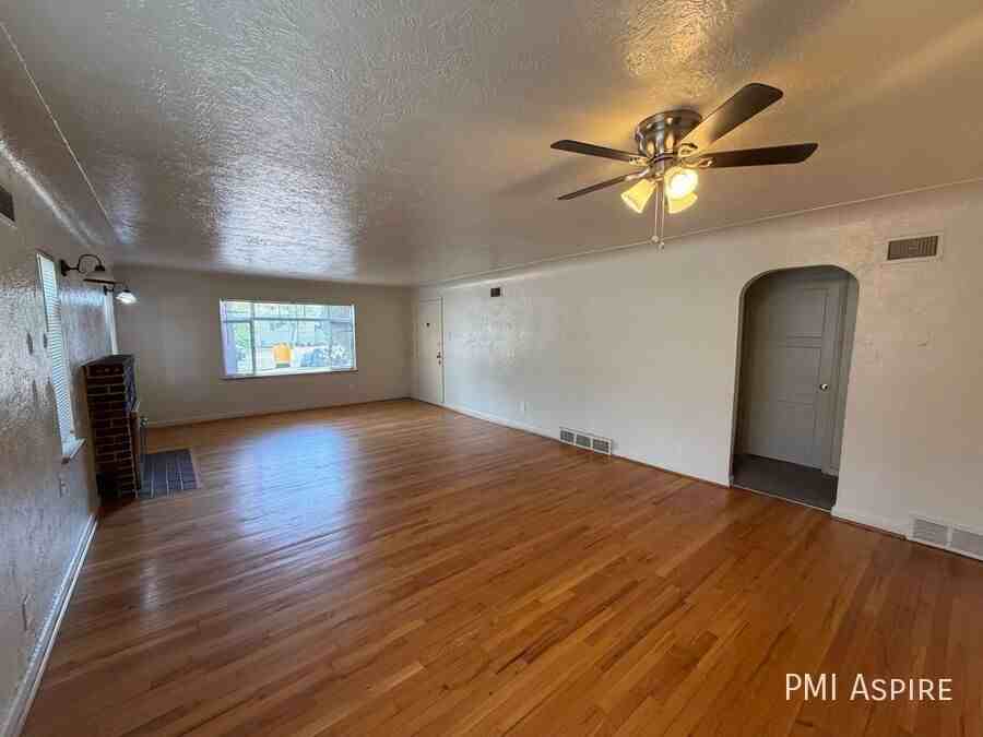 1337 Chase St #1339 - Photo 6 of 20