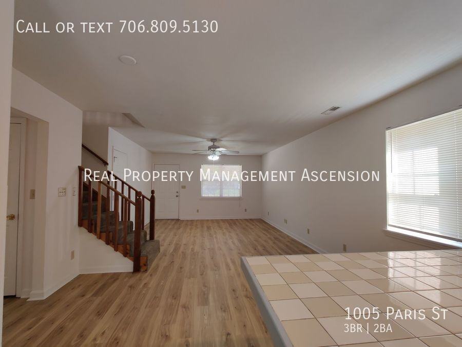 1005 Paris St - Photo 7 of 21