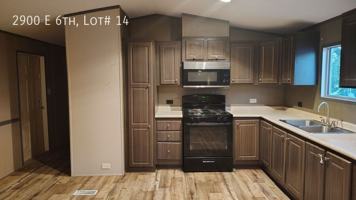 featured image of 2900 E 6th Ave