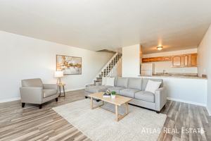 featured image of 3210 W Longfellow Pl #B