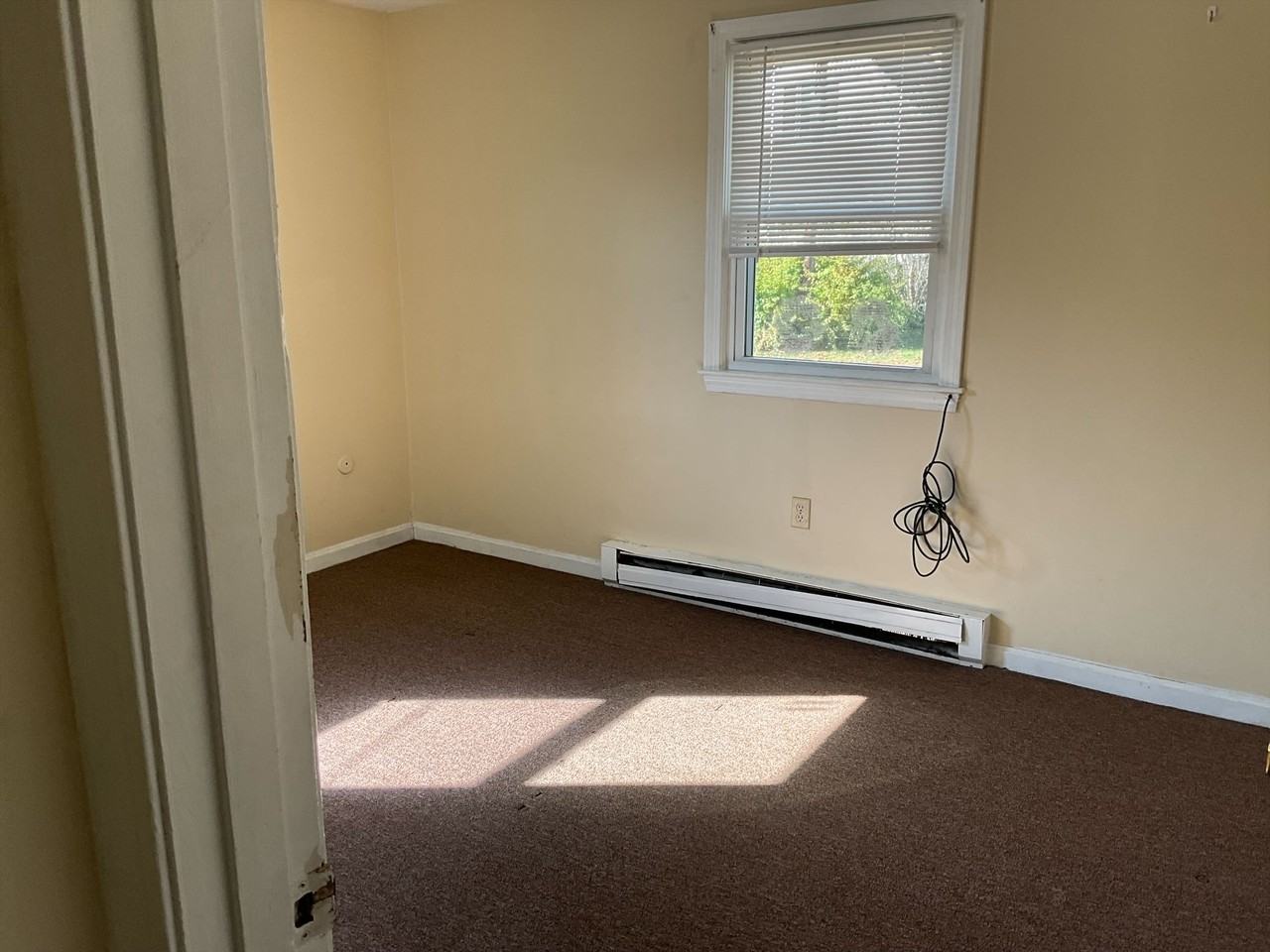 35 Armory St #4 - Photo 3 of 8