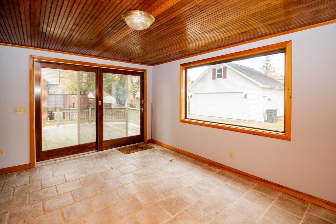 20040 Bonnie Bank Boulevard - Photo 6 of 23