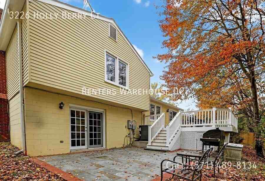 3226 Holly Berry Ct - Photo 2 of 18