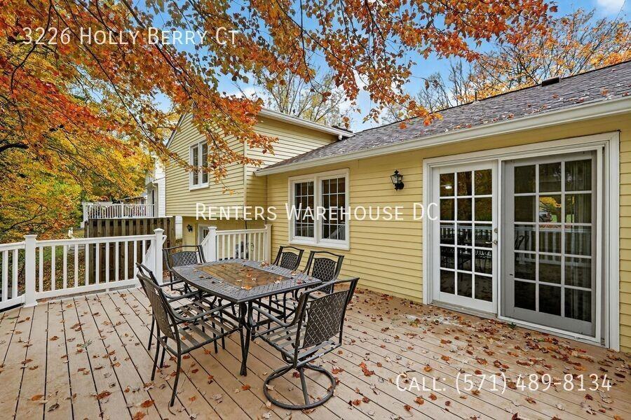 3226 Holly Berry Ct - Photo 3 of 18