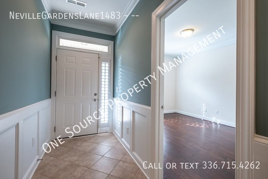 1483 Winston Street - Photo 4 of 50