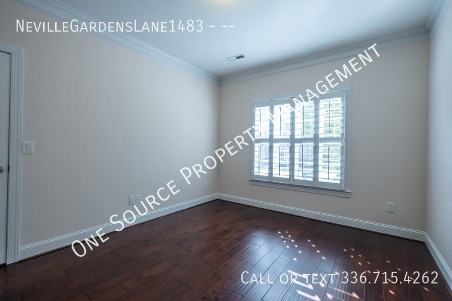 1483 Winston Street - Photo 5 of 50