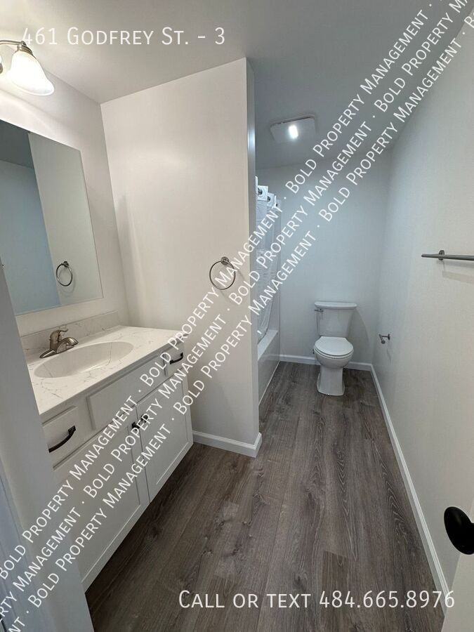 461 Godfrey St #3 - Photo 5 of 9