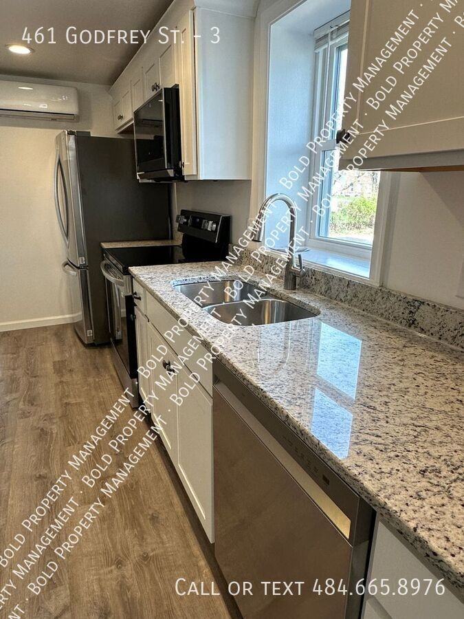 461 Godfrey St #3 - Photo 4 of 9