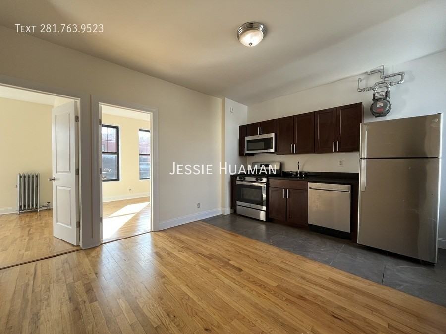 207 W 11th St #5DD - Photo 2 of 8