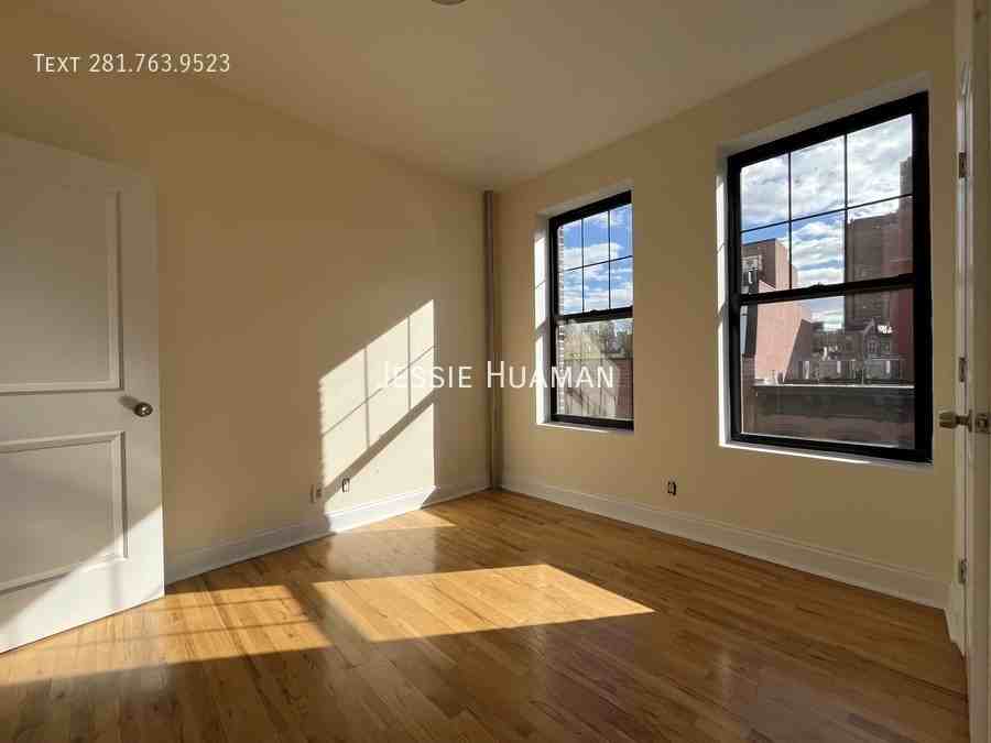 207 W 11th St #5DD - Photo 7 of 8