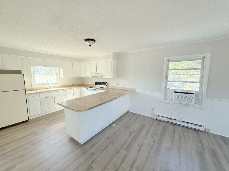 120 North Pinewood Drive #4 - Photo 3 of 6