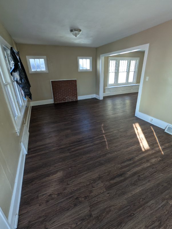 146 Fairlawn Ave - Photo 2 of 13