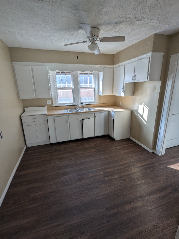 146 Fairlawn Ave - Photo 4 of 13