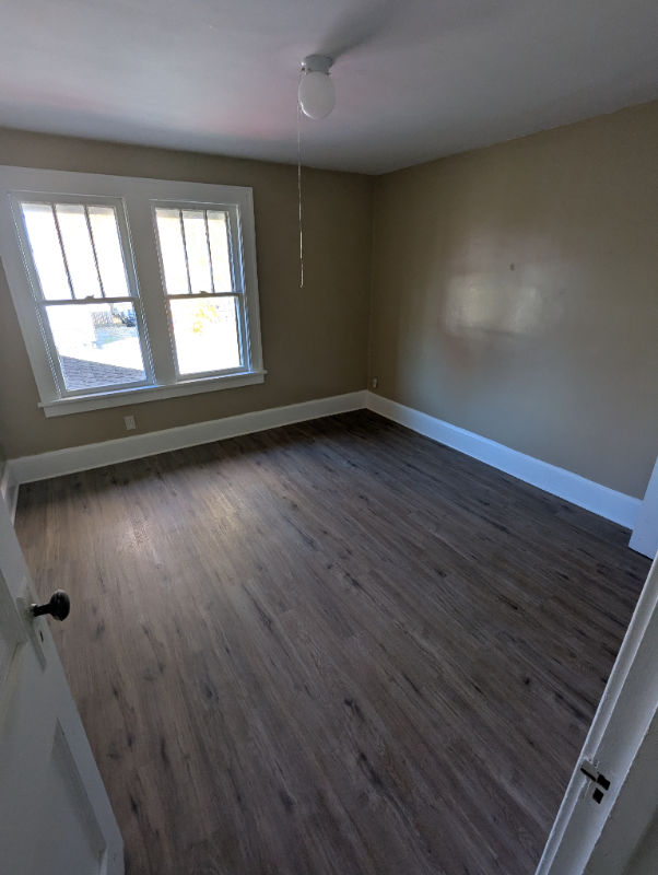 146 Fairlawn Ave - Photo 7 of 13