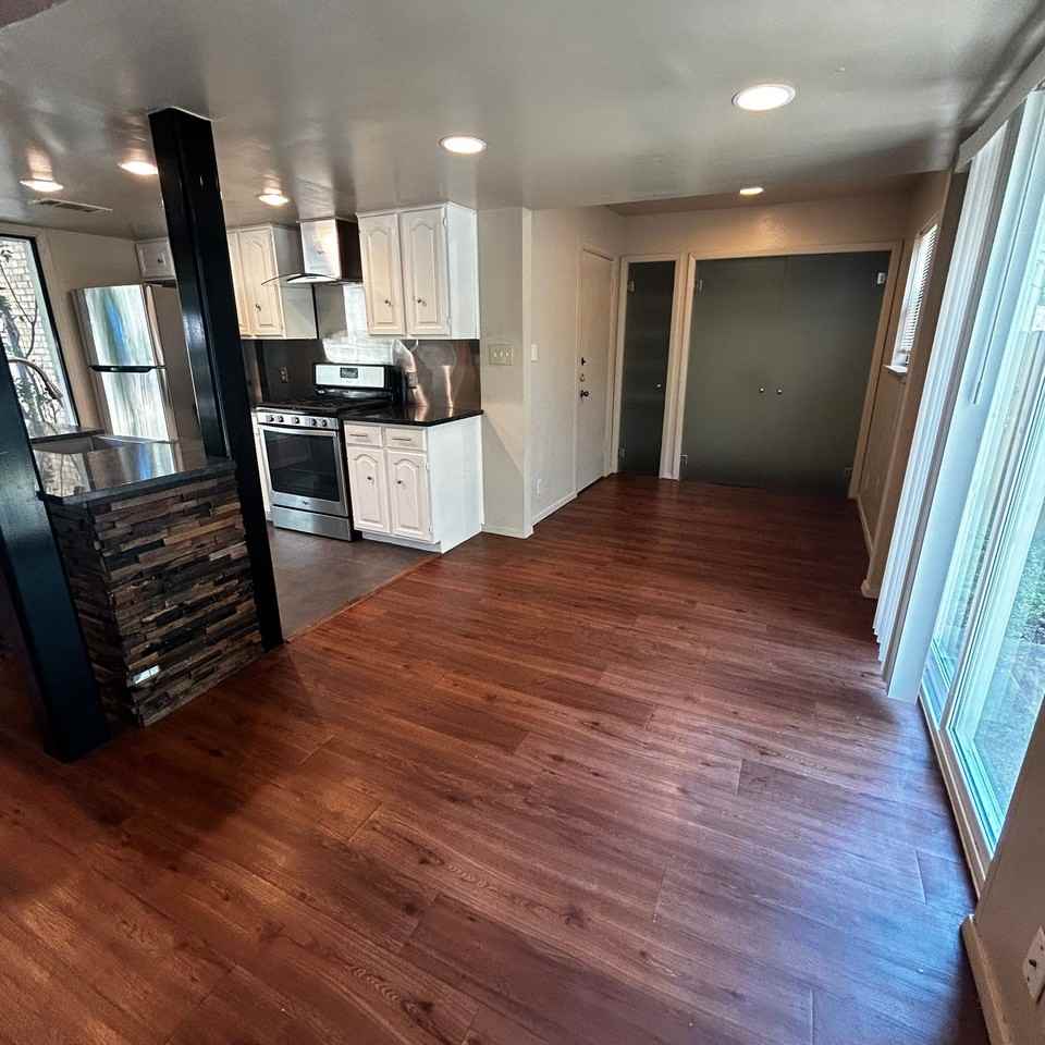 3901 Knollwood Dr!!! 5/3!!! - Photo 4 of 50