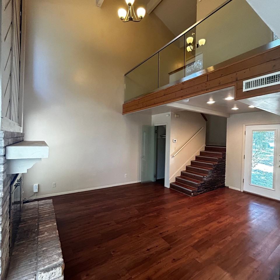 3901 Knollwood Dr!!! 5/3!!! - Photo 5 of 50