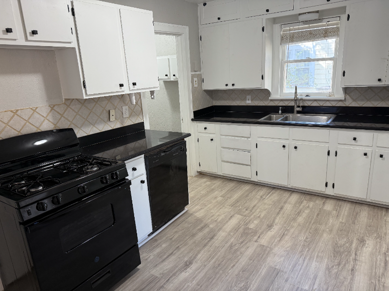 322 Sunset Ter - Photo 5 of 12