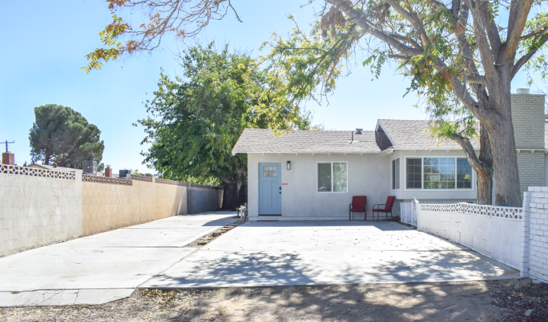 4718 1/2 W Avenue L6 - Photo 3 of 10