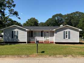 220 Larchwood Dr - Photo 1 of 1