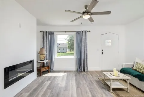 710 English Ave - Photo 3 of 26