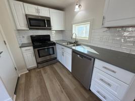 featured image of 8401 Peakview Dr