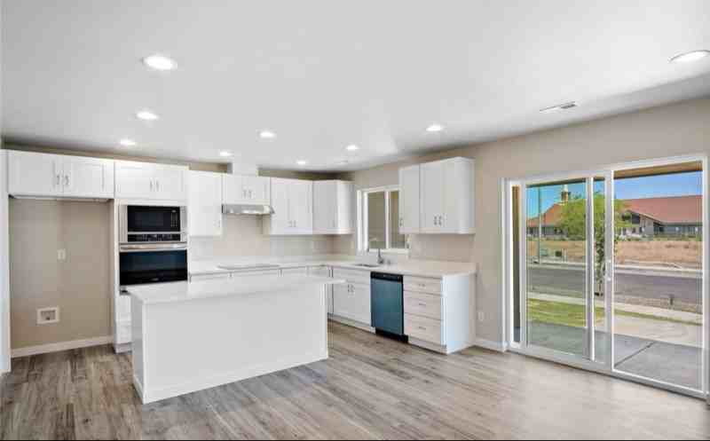 931 W Ted Yao Way #A - Photo 6 of 10