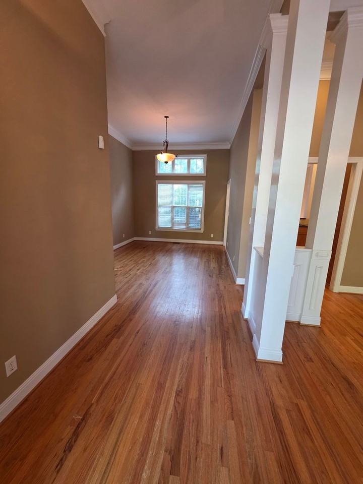 306 Lochleven Court - Photo 3 of 13