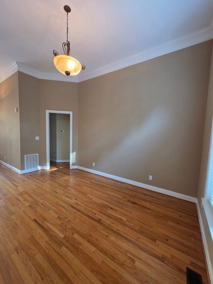 306 Lochleven Court - Photo 5 of 13