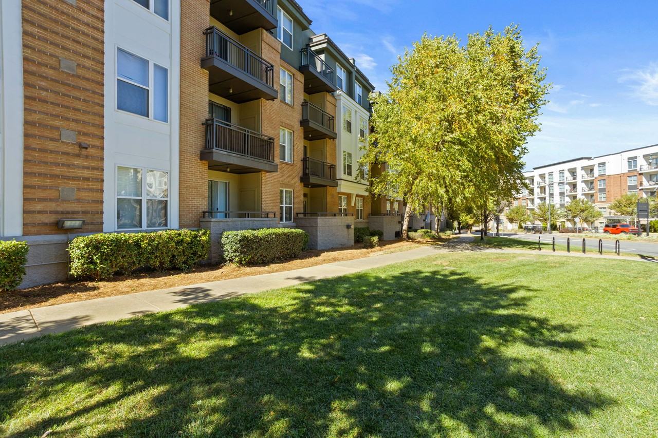 Flatiron West Trade - Photo 5 of 50