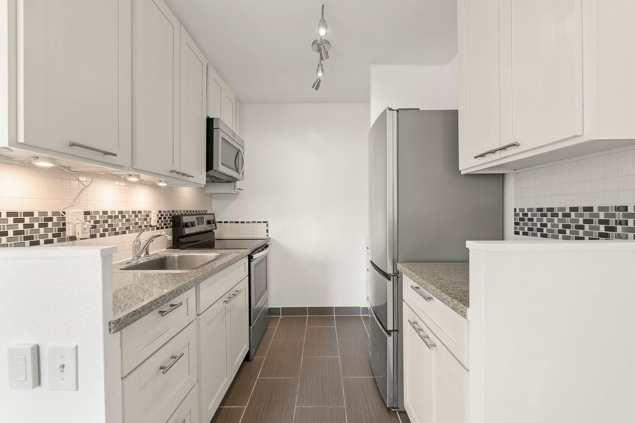 2092 Kūhiō Avenue #906 - Photo 2 of 29