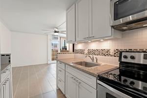 featured image of 2092 Kuhio Ave #906