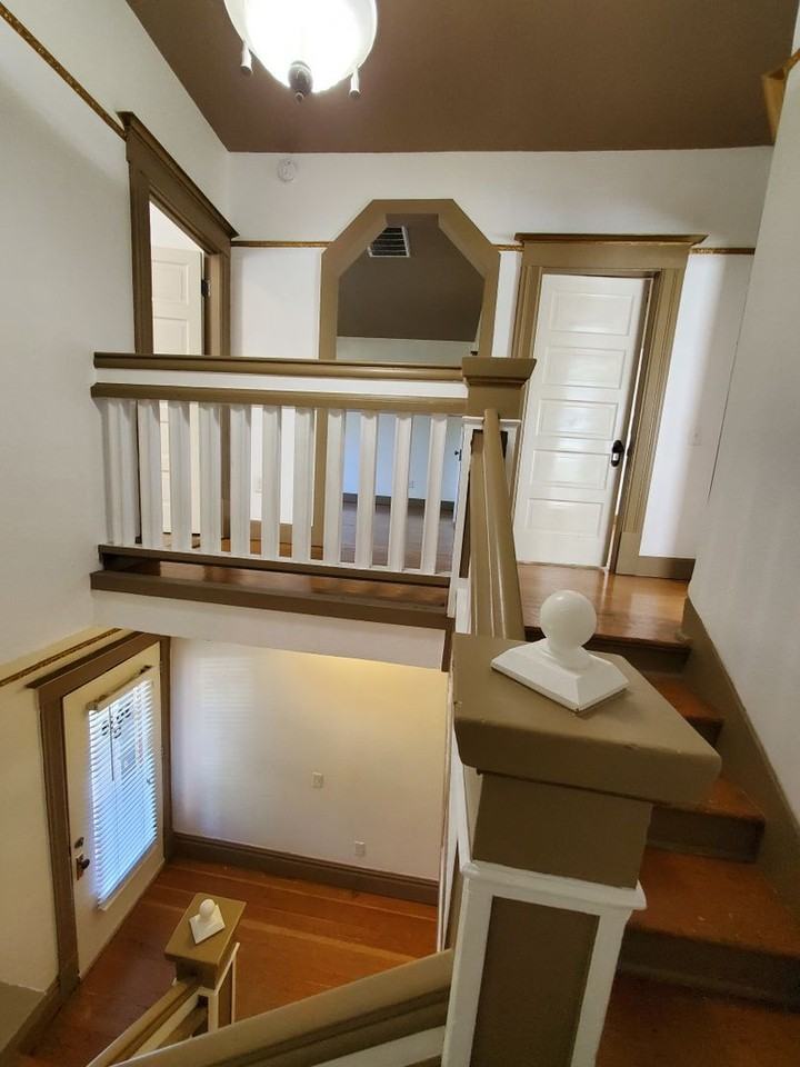 3018 I Street #B - Photo 6 of 8