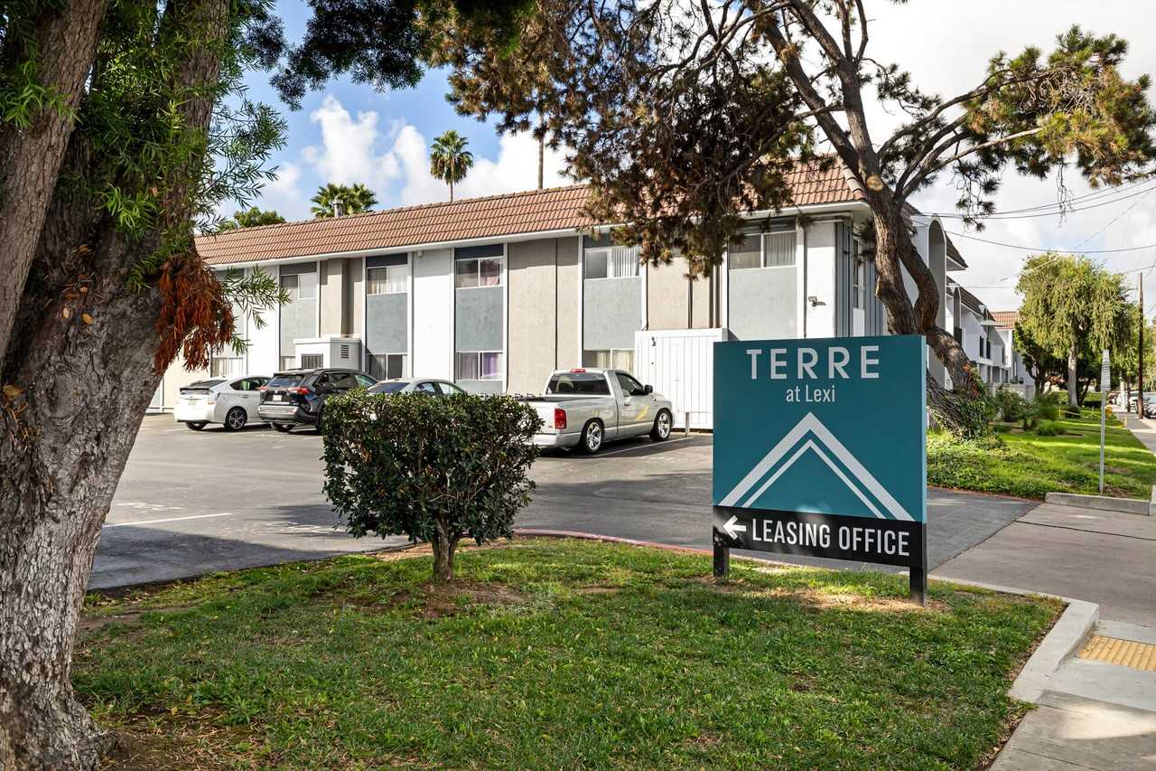 Terre at Lexi - Photo 2 of 18