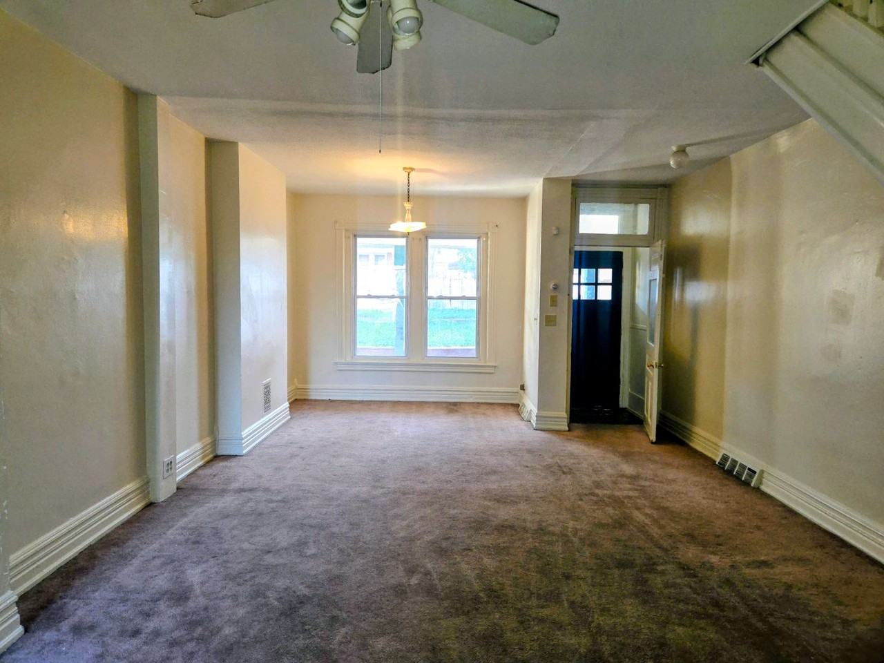 625 W Greenleaf St - Photo 2 of 19