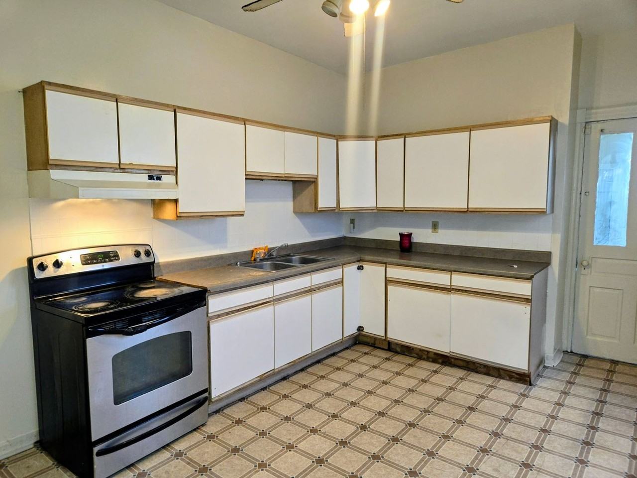 625 W Greenleaf St - Photo 6 of 19