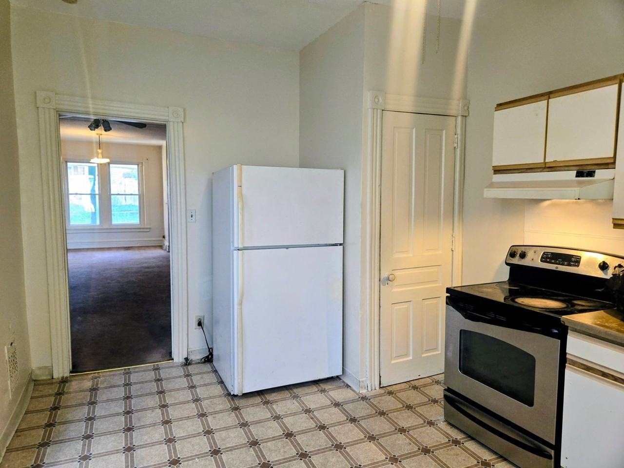 625 W Greenleaf St - Photo 7 of 19