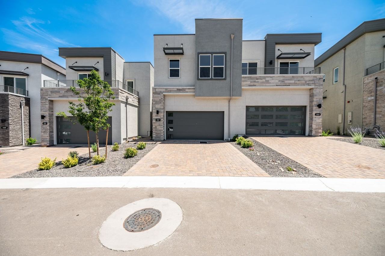 1517 Golf Club Dr - Photo 3 of 50