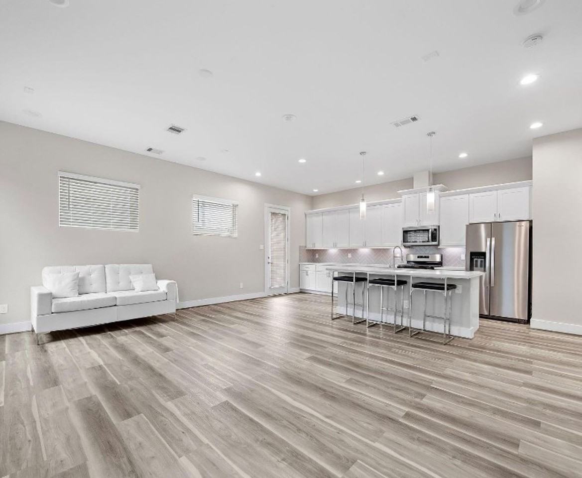 7510 Sandle Street - Photo 3 of 20