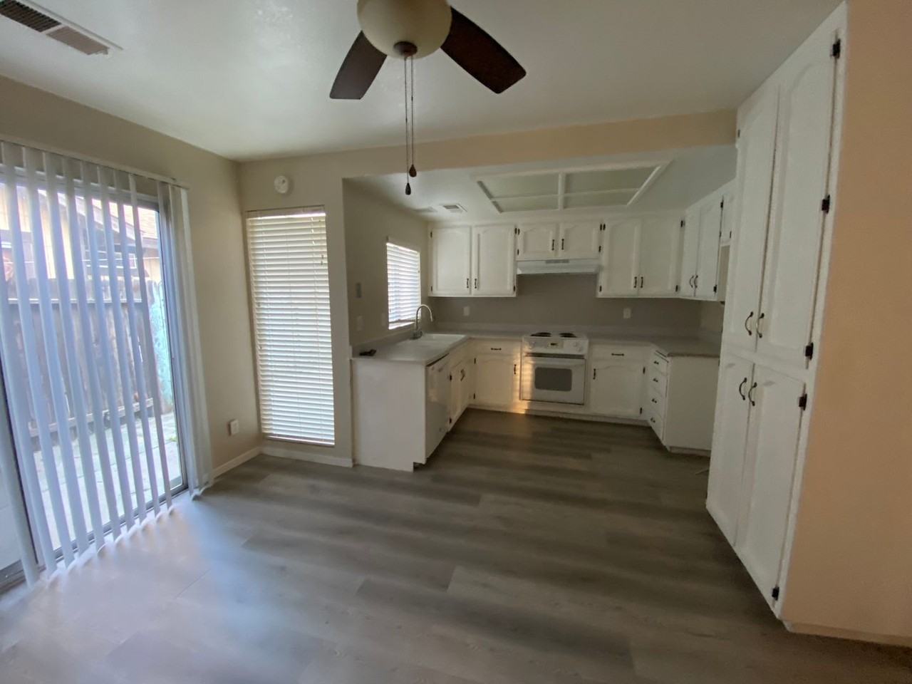 2016 E Harold Ave - Photo 6 of 16