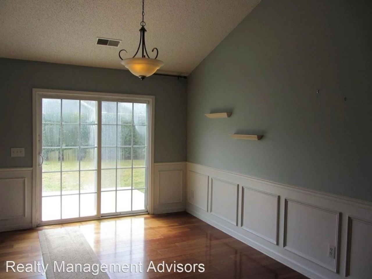 22 Mayfair Drive - Photo 4 of 17