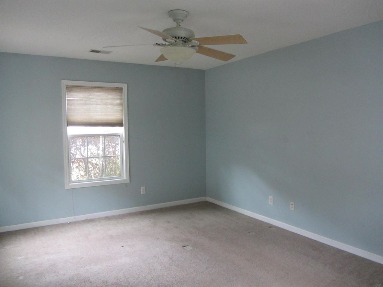 22 Mayfair Drive - Photo 6 of 17