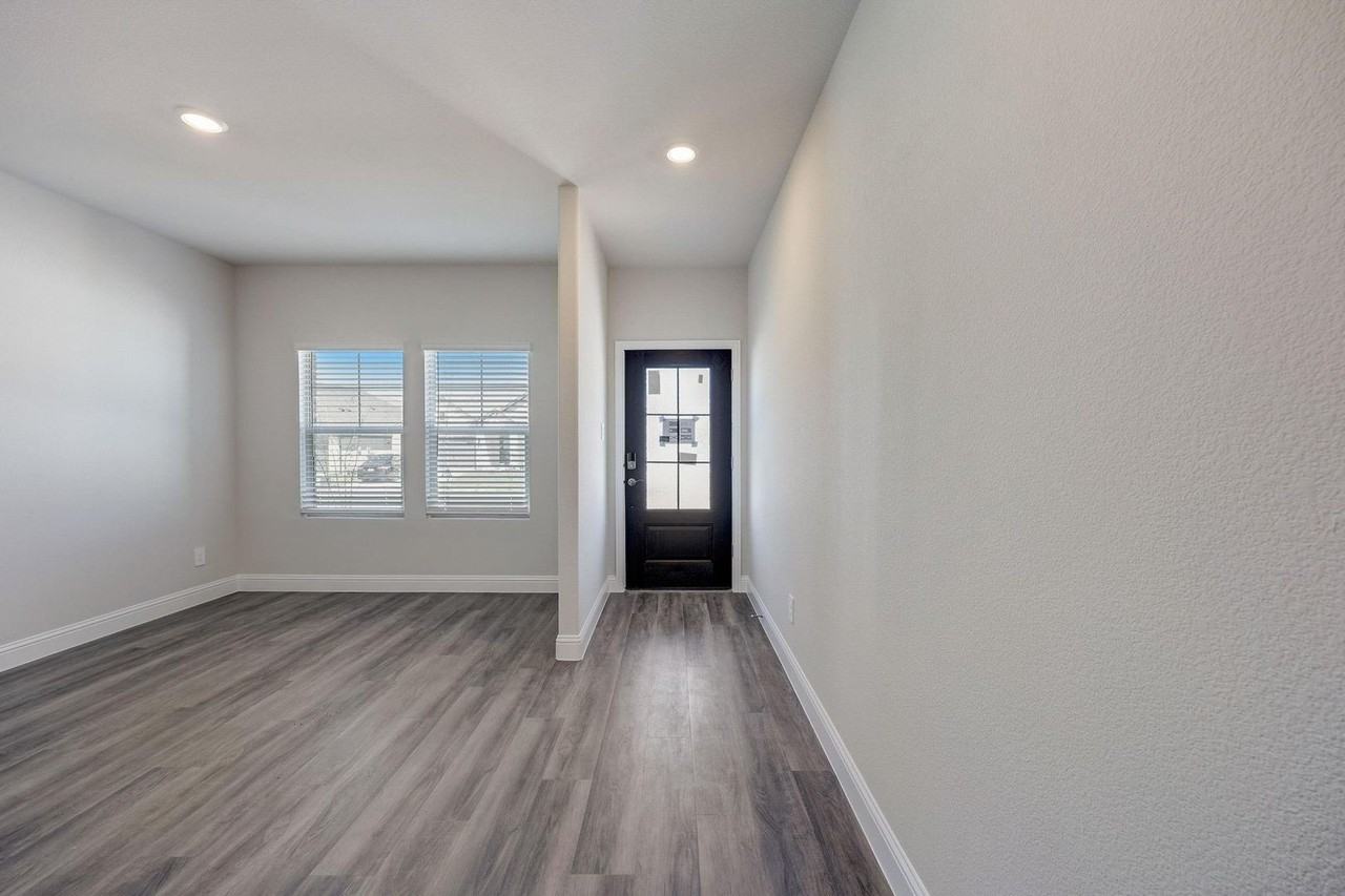 1110 Mahogany Drive - Photo 5 of 22