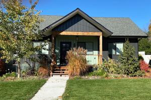 featured image of 931 1st St W