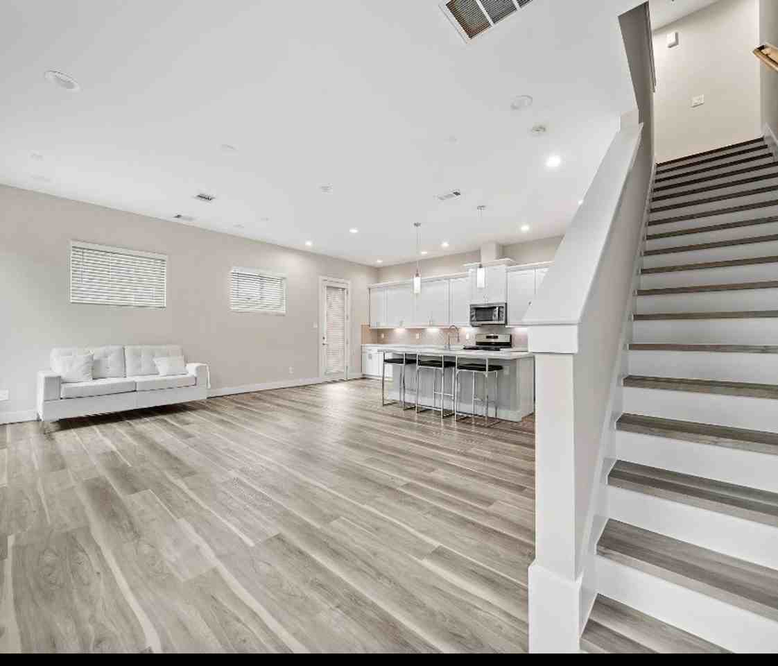 7520 Sandle Street - Photo 5 of 20