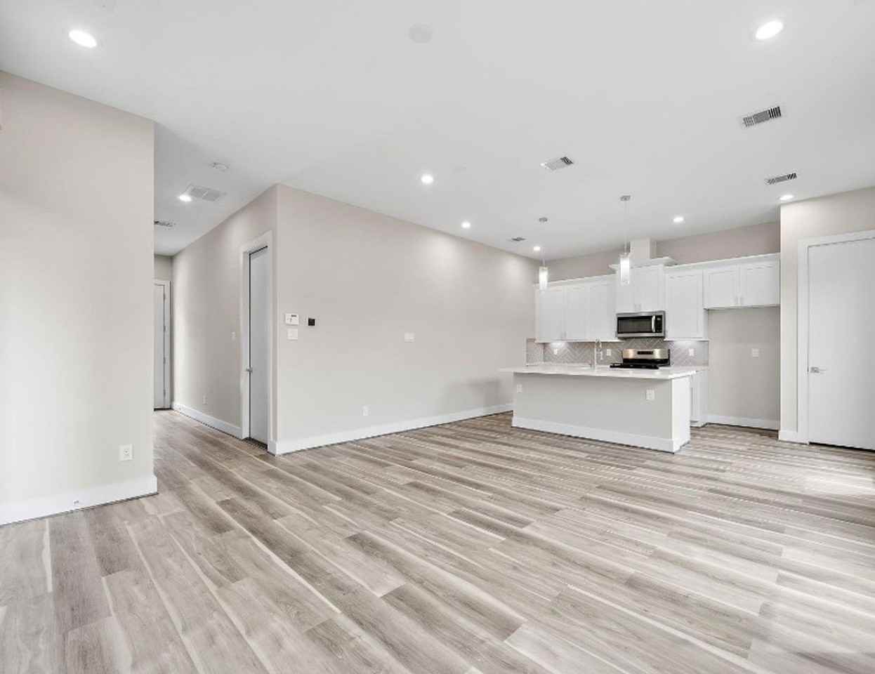 7520 Sandle Street - Photo 7 of 20