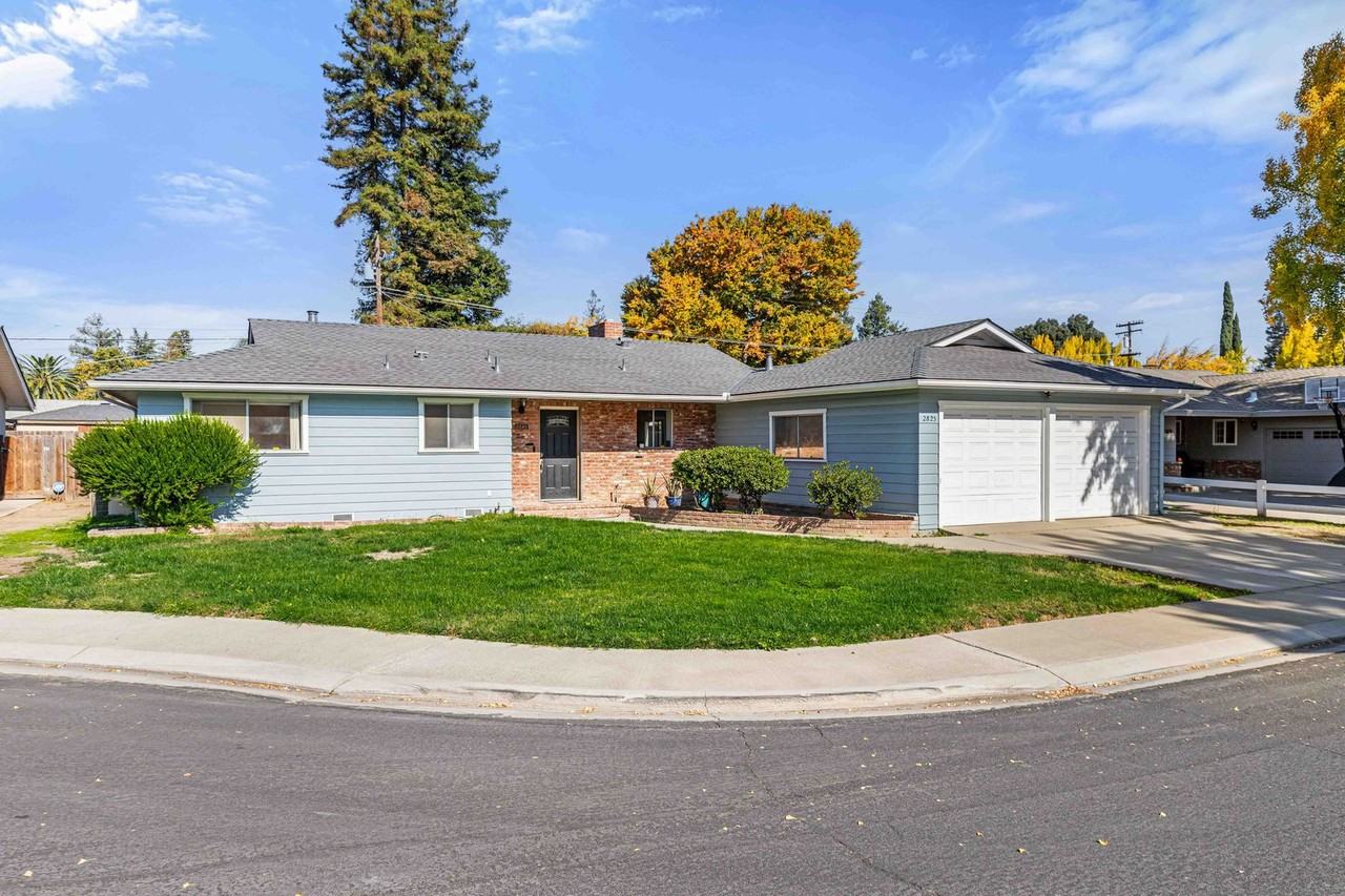 2825 Westchester Ln - Photo 2 of 30