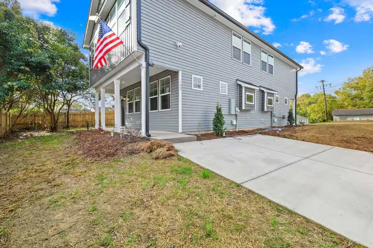 102 Mobley St - Photo 2 of 18